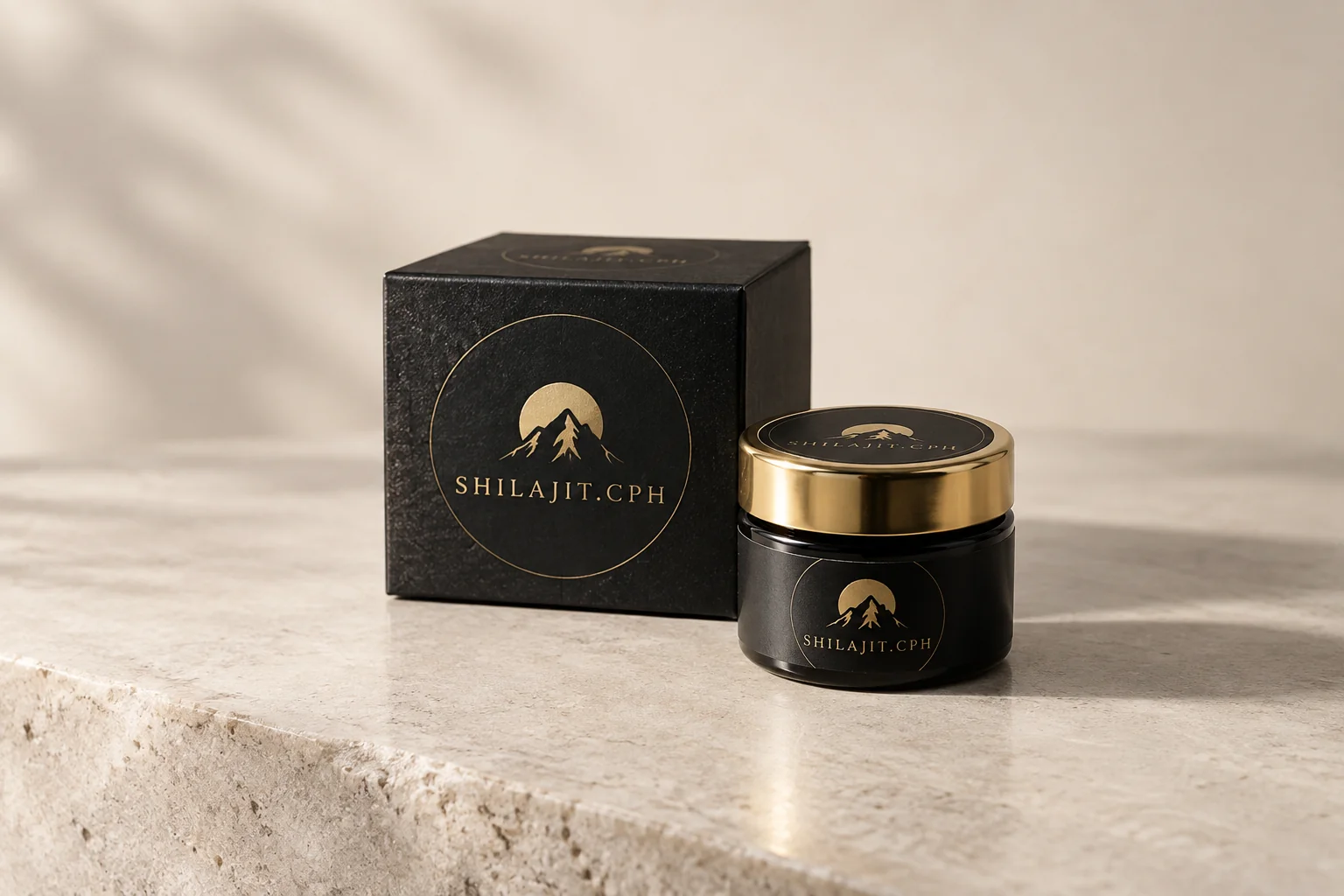SHILAJIT.CPH 30 g bøtte med sort æske på lys sten